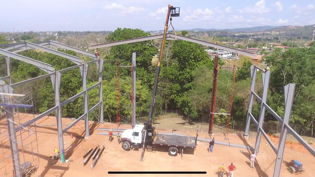 Construcción de estructura metálica AR Corp